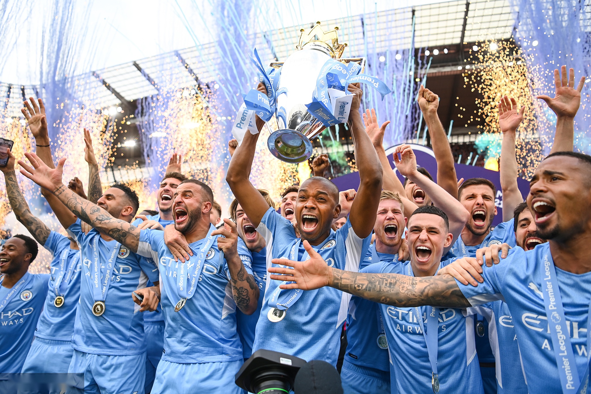 上的发挥依 上的发挥依